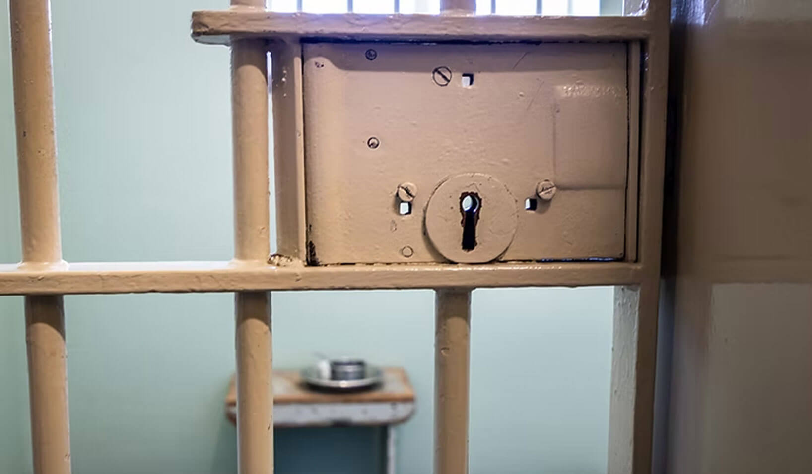 Can Convicted Felons Apply for a Medical Marijuana Card?